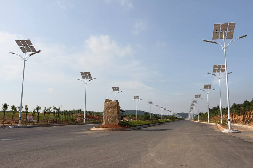 太阳能路灯和常规路灯各项性能对比
