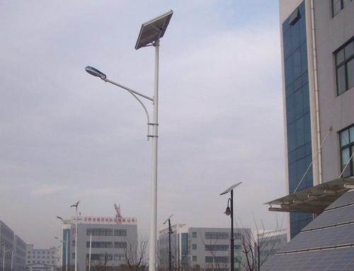 太阳能路灯充电效率如何提升